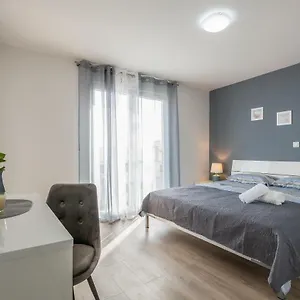 https://family-apartment-ingrid.pula-hotels.org
